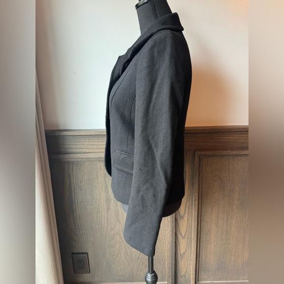J. Crew Black Women's Wool Blend Blazer with Brown Buttons size 4 - Picture 3 of 7